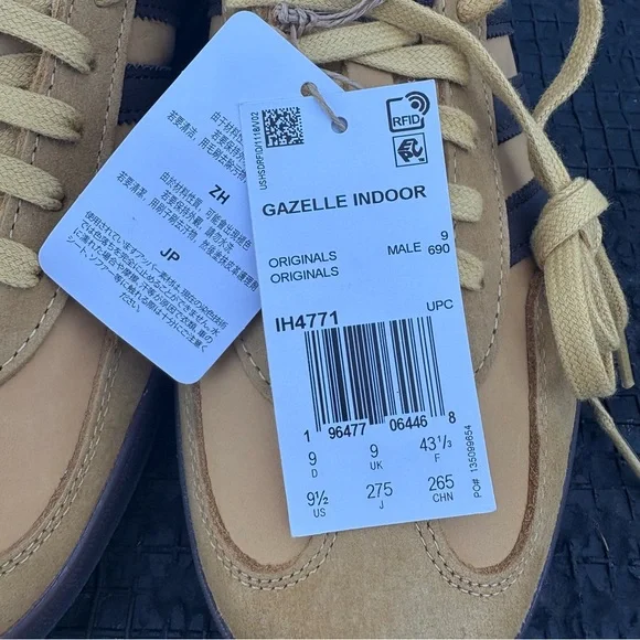 adidas Originals Gazelle Sneakers in Tan and Brown - Picture 6 of 12